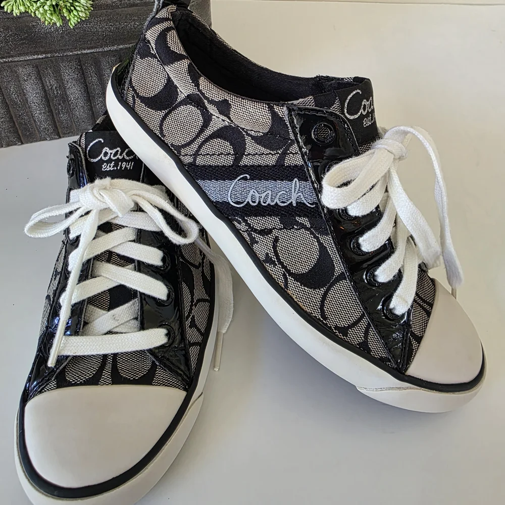 Coach Gibson Sneakers SZ 7B Signature Canvas Black White Lace Up Low Top Y2K - Picture 2 of 13